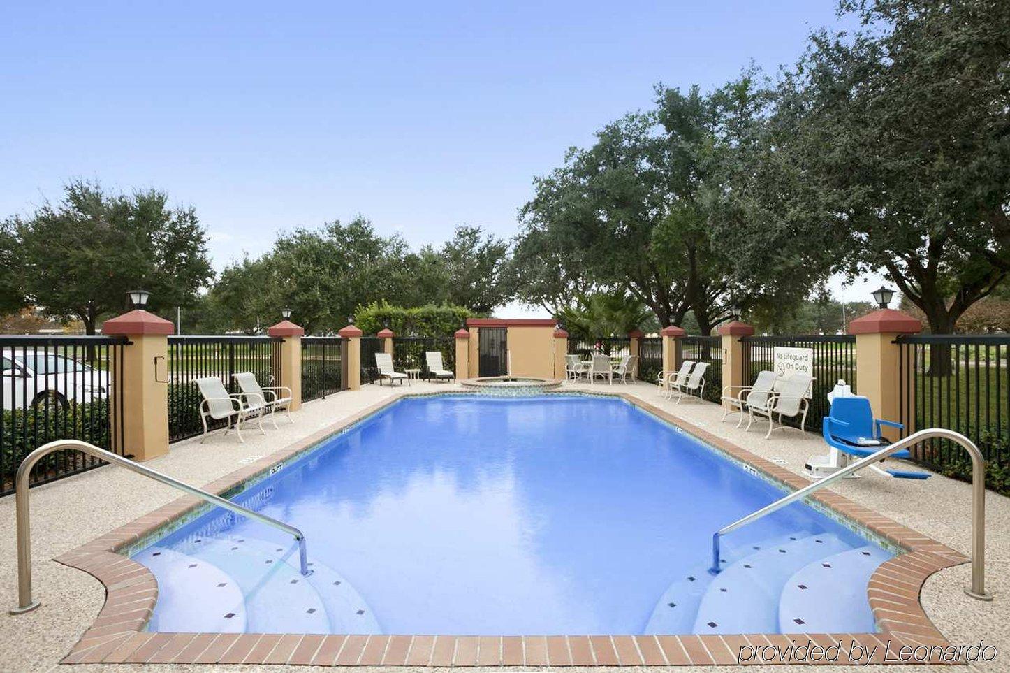 Hampton Inn & Suites Houston-Westchase Экстерьер фото