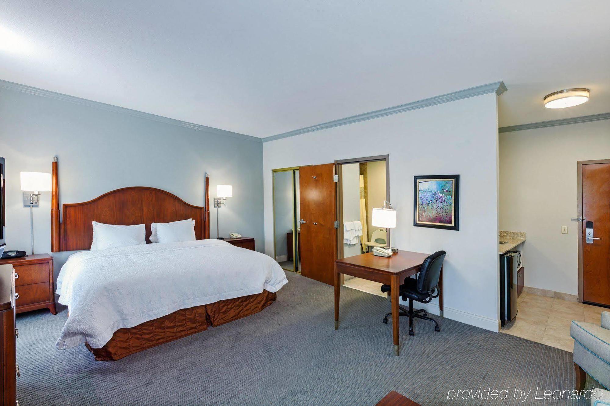 Hampton Inn & Suites Houston-Westchase Экстерьер фото