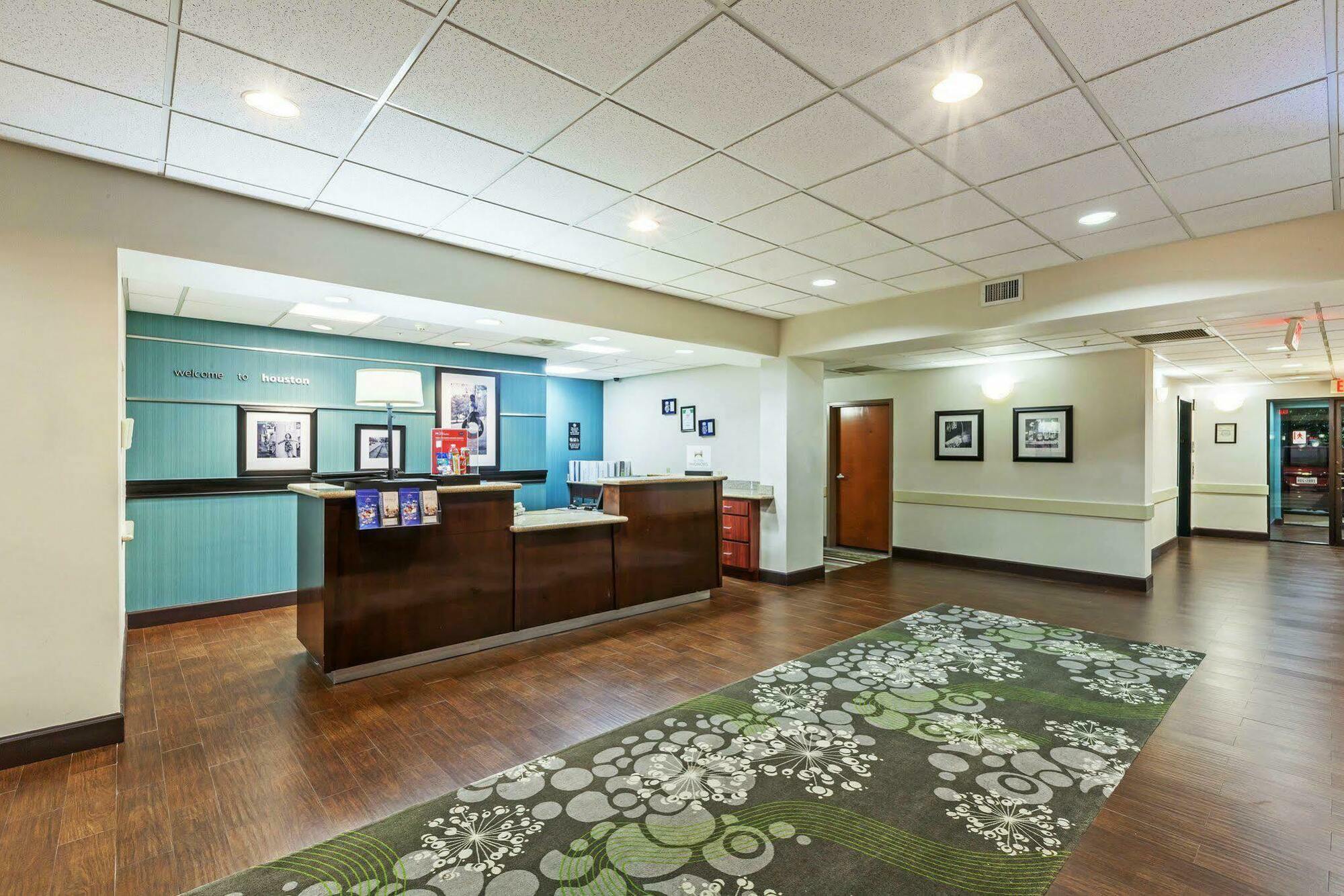 Hampton Inn & Suites Houston-Westchase Экстерьер фото